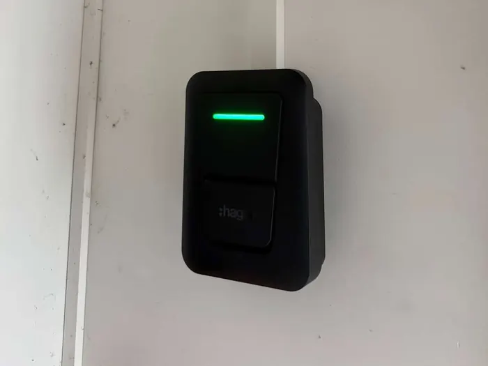 Borne de recharge murale installée chez un particulier près de Mont-de-Marsan